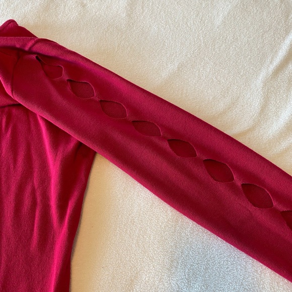 NWT Le Chateau Sweater with Cut-out Sleeves - Picture 4 of 8